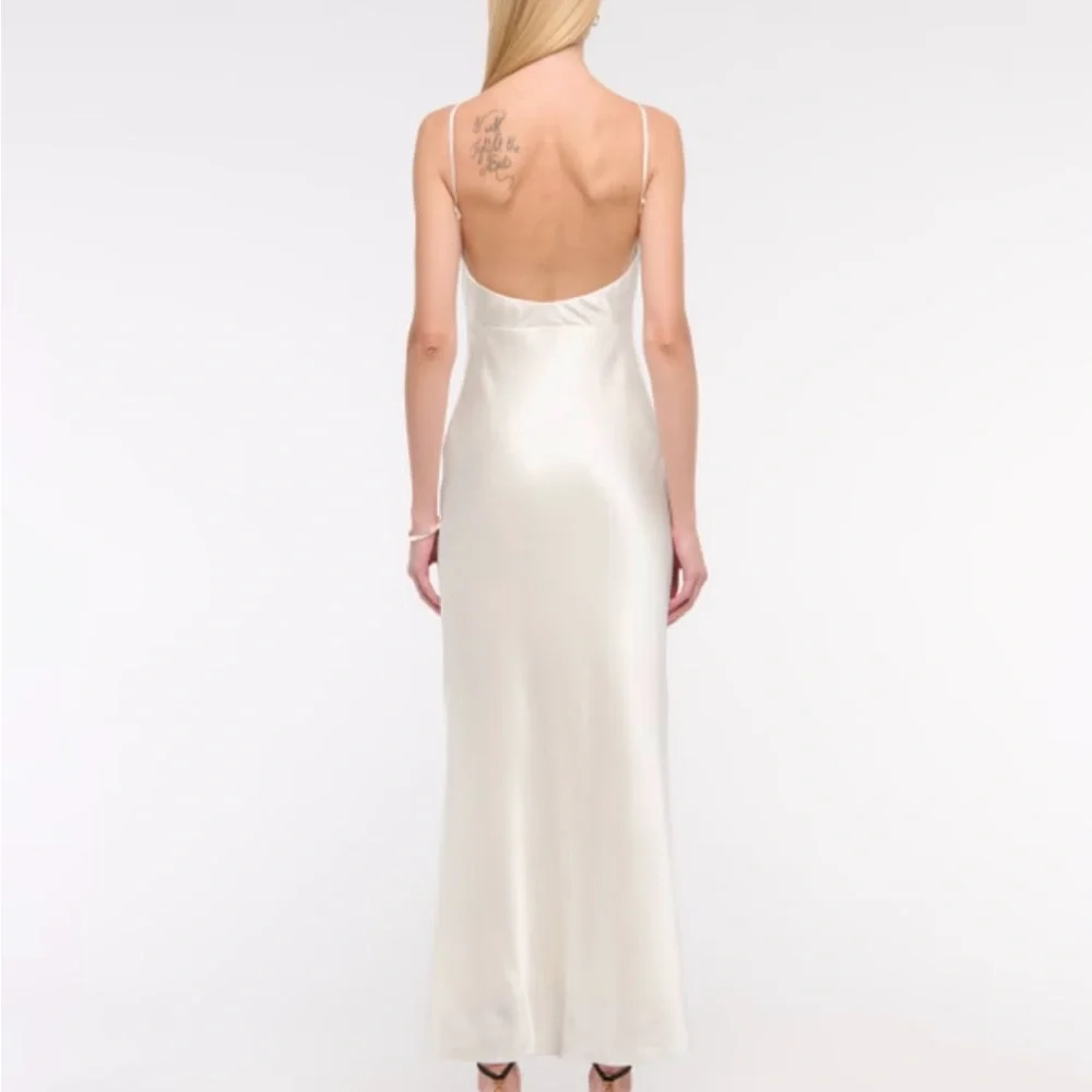Abercrombie & Fitch chic white